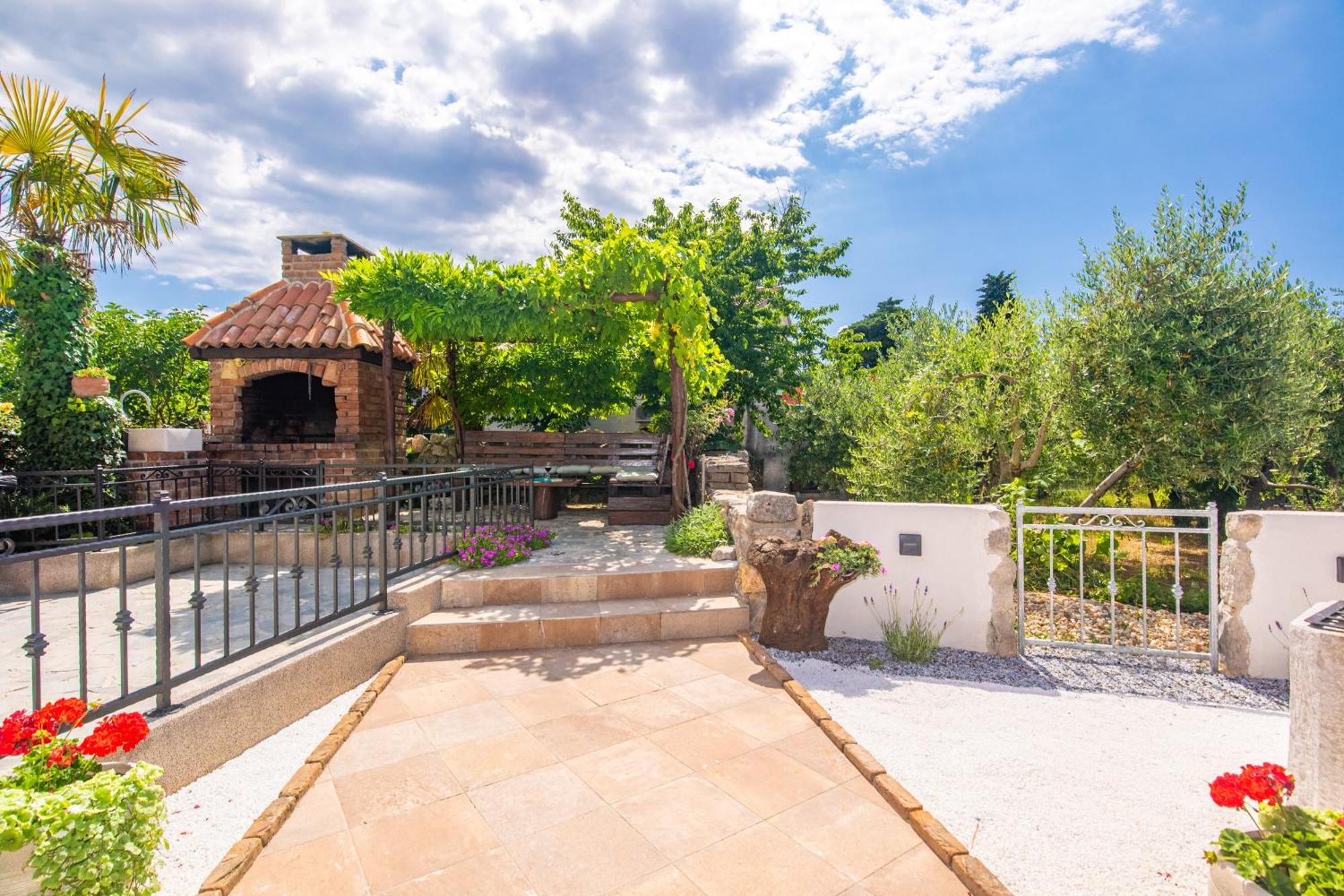 Holiday House Anabella Krk Town Buitenkant foto
