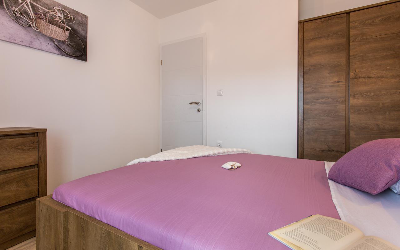 Holiday House Anabella Krk Town Buitenkant foto